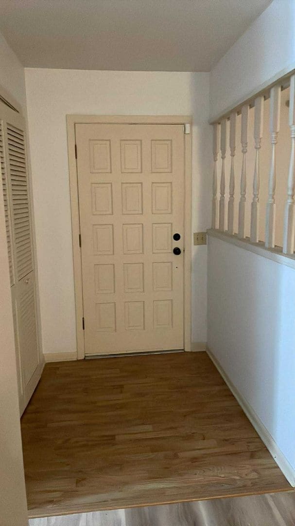 Building Photo - 504 W South