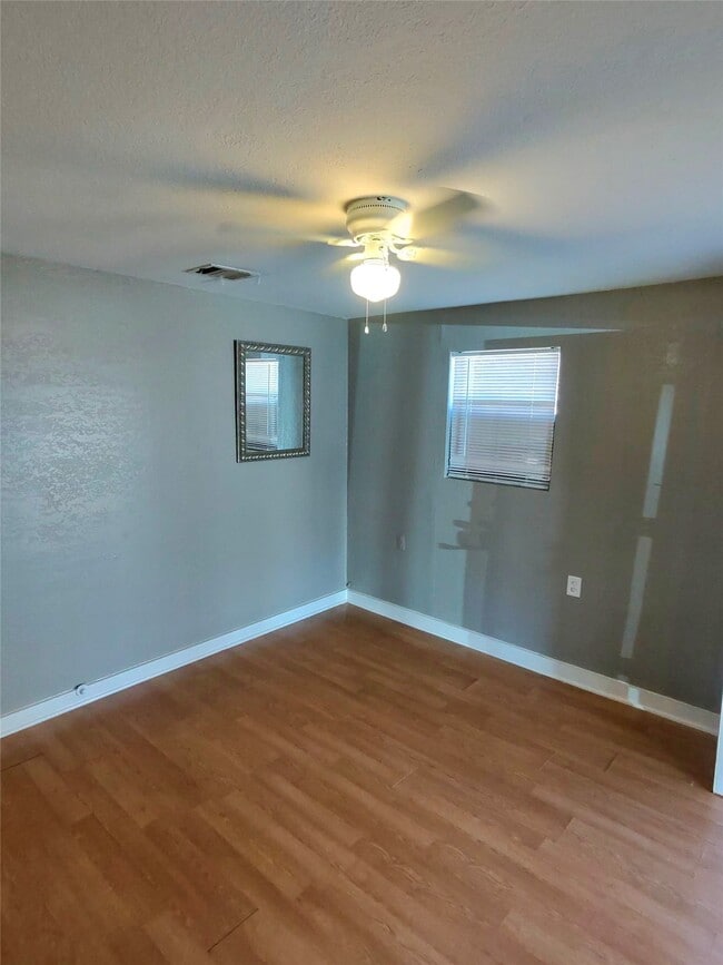 Building Photo - 10614 Chadwick St