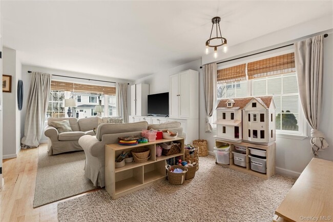 Building Photo - 357 Midland Ave