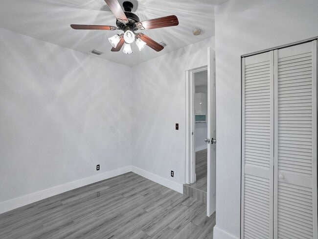 Building Photo - Gorgeous New 3 bedroom 2  bath - one Story home in Oakland Park