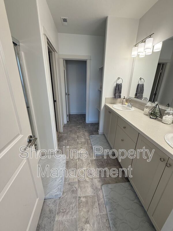 Building Photo - 10093 W Novato Dr