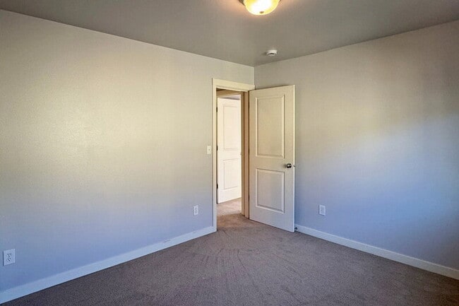 Building Photo - 21012 33rd Pl W