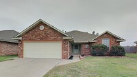 Building Photo - 413 Amanda Dr
