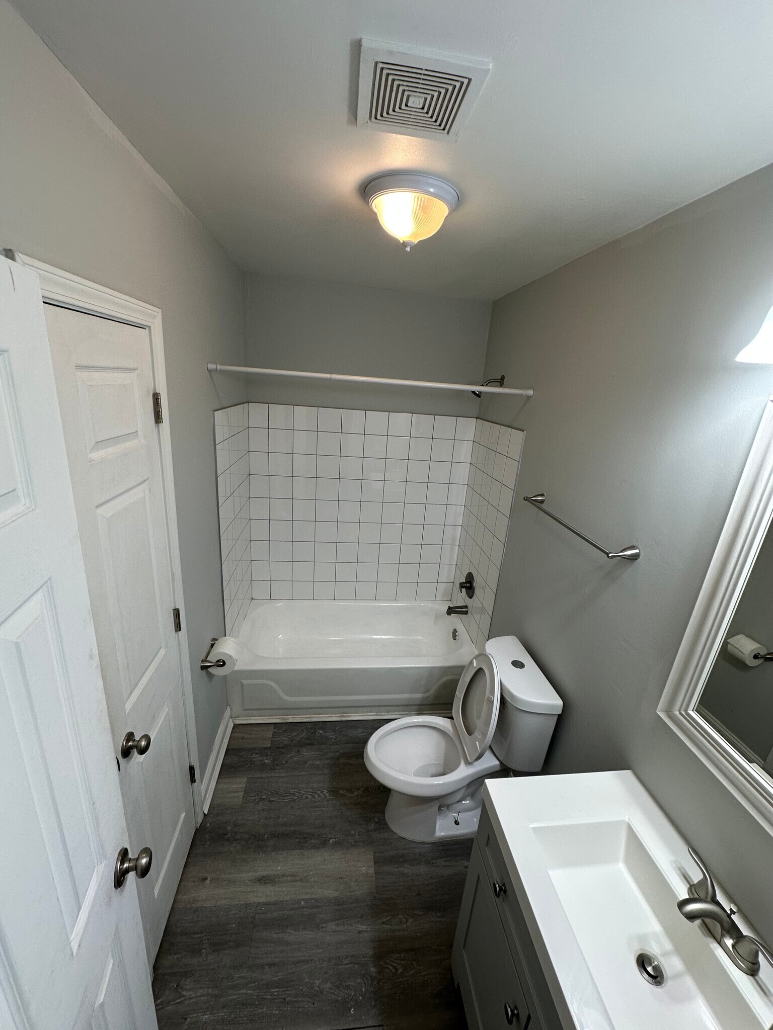 Building Photo - 35 E High St