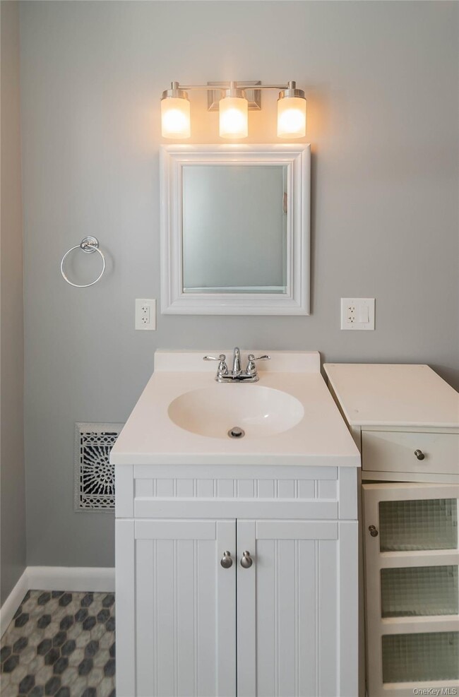 Building Photo - 15 Taylor Ave