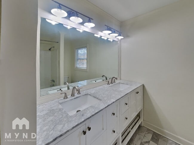 Building Photo - 315 Franklin Rd