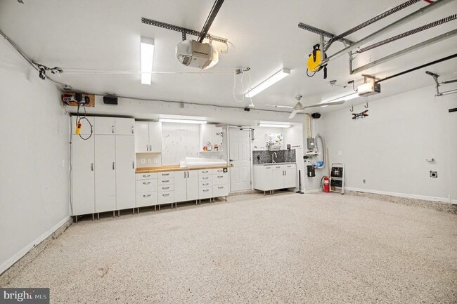 Building Photo - 24 Lipscomb Ct