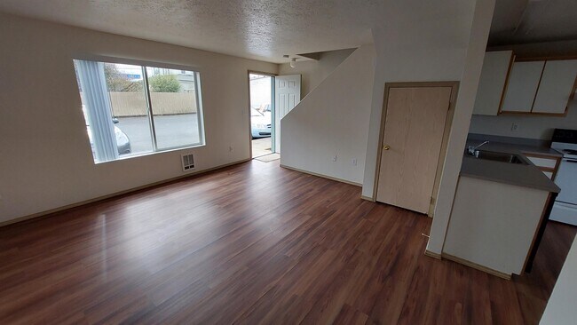 Building Photo - 160 N 7th St