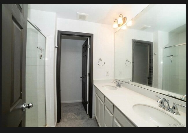 Building Photo - 15765 E Otero Ave