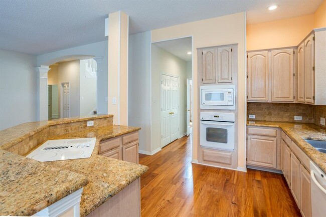 Building Photo - 1304 Pagewynne Dr