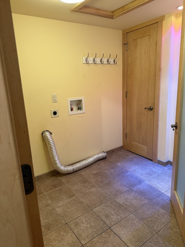 Building Photo - 804 8th St