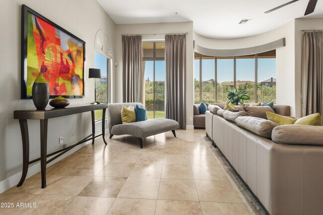 Building Photo - 10637 E Blanche Dr