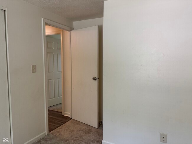 Building Photo - 7717 Cambridge Dr