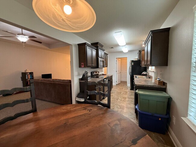 Building Photo - Pensacola - Logan Place - 3 bedroom, 2 bat...
