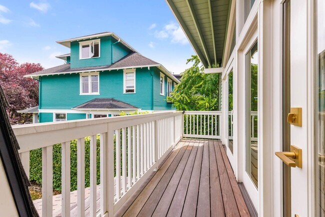 Building Photo - Updated 4 Bedroom North Capitol Hill Craftsman