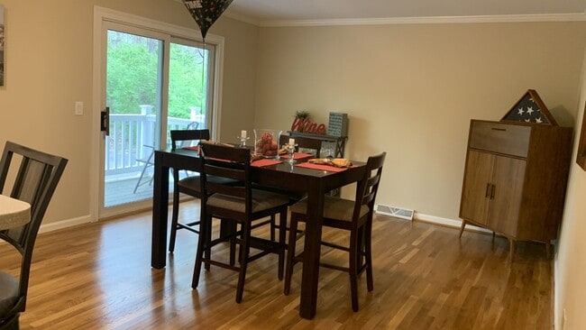 Building Photo - 3744 Ashworth Dr