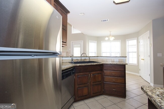 Building Photo - 585 Chapel Walk Ln SE