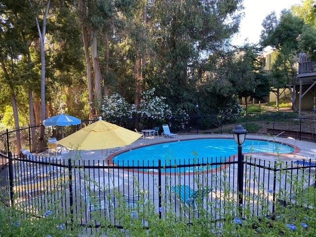 Building Photo - 24352 Dover Ln