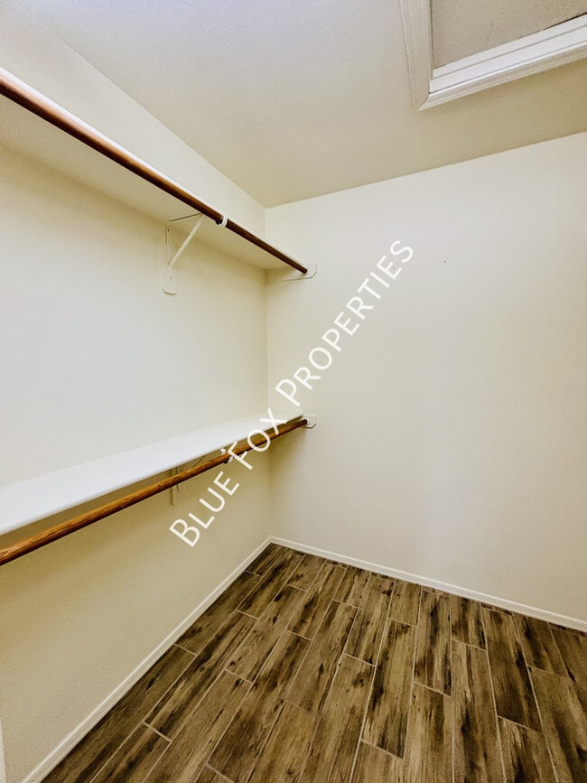 Building Photo - 2826 N Ramie Pl