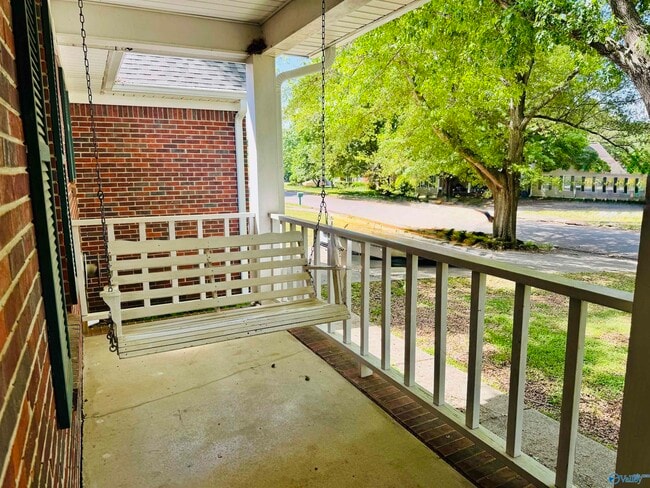 Building Photo - 268 Pops Corner