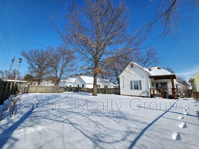 Building Photo - 1217 S 17th St