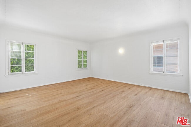 Building Photo - 9221 Alcott St