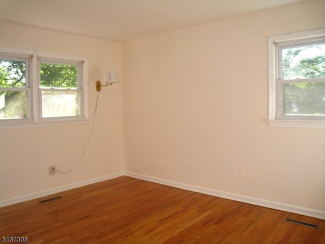 Building Photo - 36 Cortright Rd