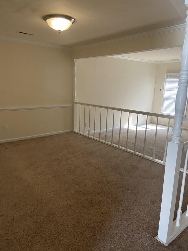 Building Photo - 1020 Colonial Meadows Way