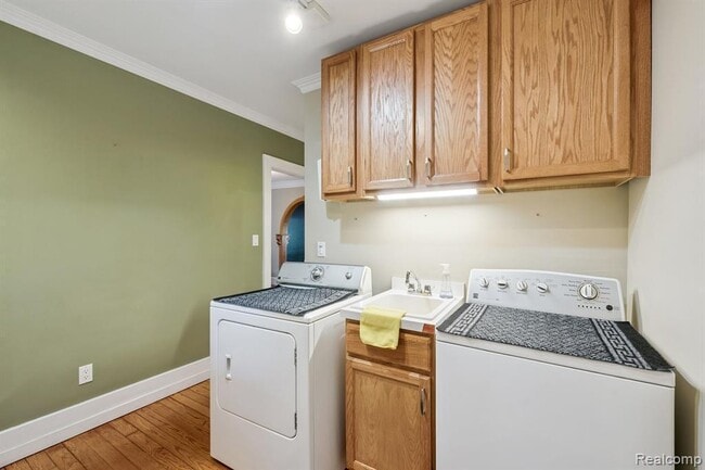 Building Photo - 624 E Main St