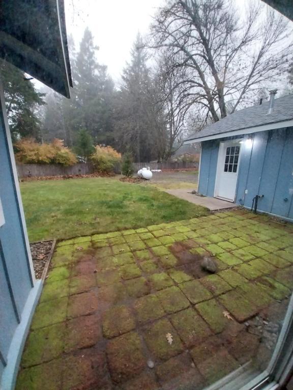 Building Photo - 650 Caves Hwy