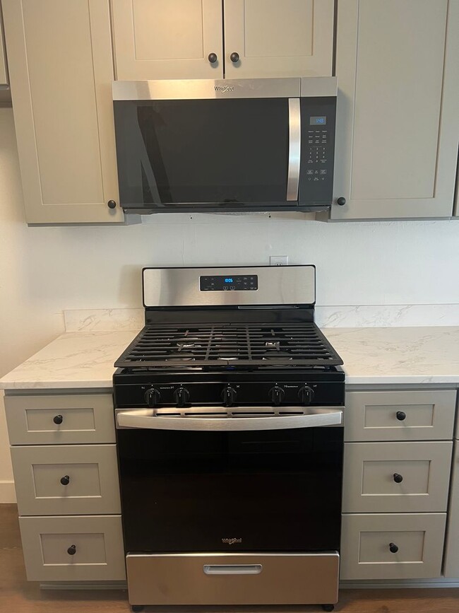 Building Photo - Two Bedroom Condo for Rent in Vacaville
