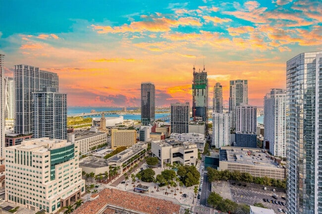 Building Photo - 225 N Miami Ave