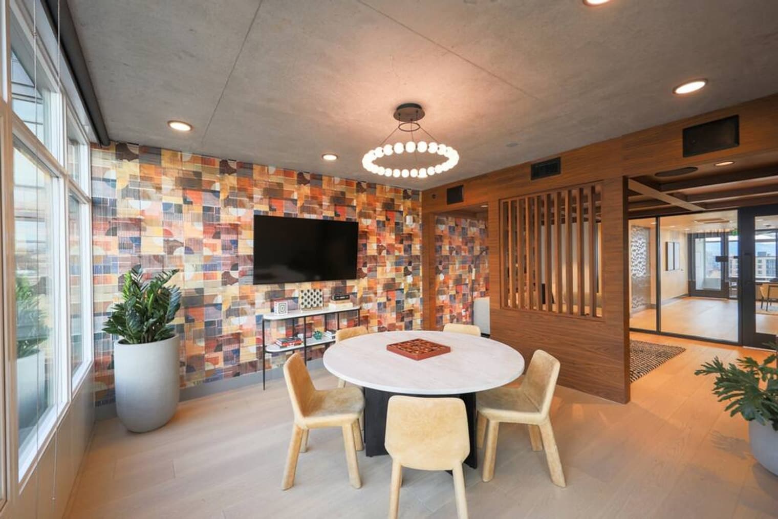 Building Photo - 1550 NW Naito Pkwy