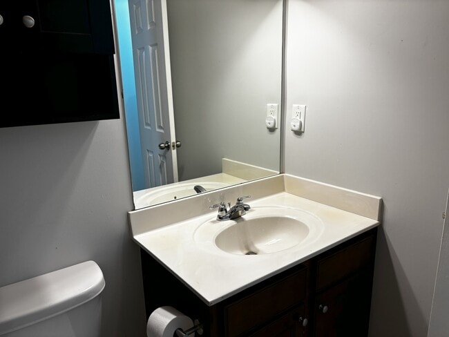 Building Photo - 5600 Moresby Ct