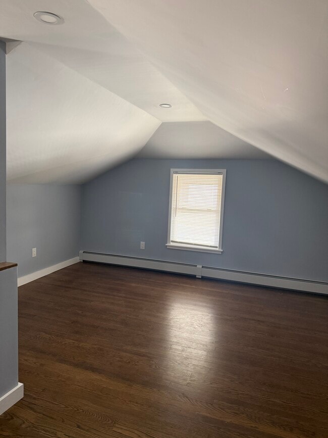 Building Photo - 33 Rosegarden St