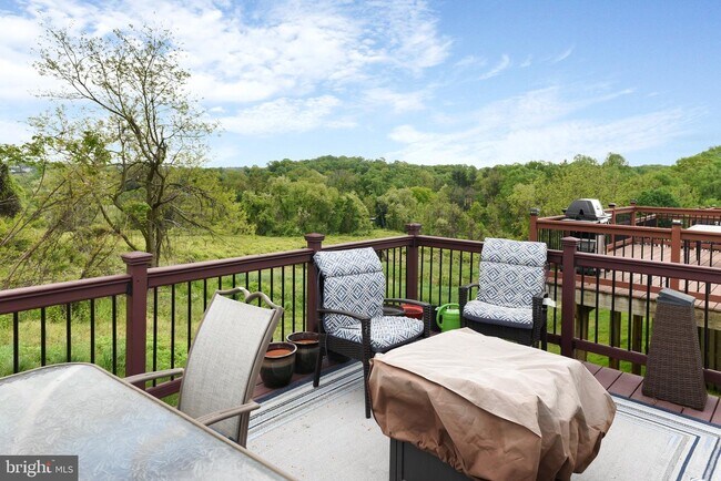 Building Photo - 158 Maloney Terrace