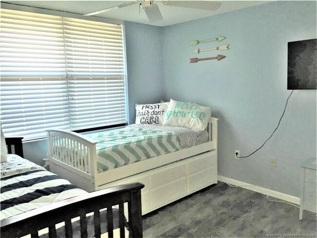 Building Photo - 9900 S Ocean Dr