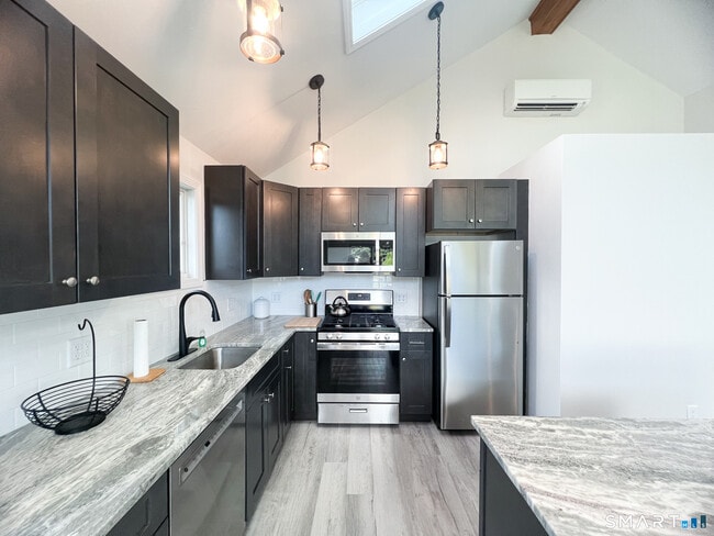 Building Photo - 1088 E Broadway