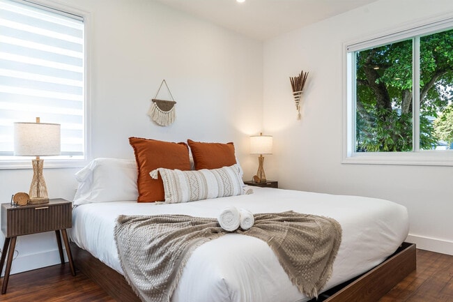 Building Photo - 616 NE 16th Terrace