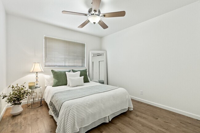 Building Photo - Chico-3 bed 1 bath Apartment that feels li...