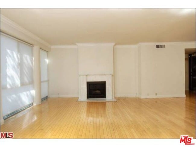 Building Photo - 318 N Maple Dr