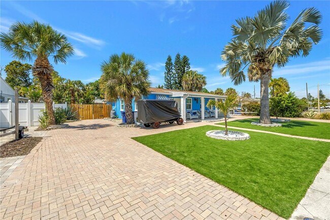 Building Photo - 6892 Gulf Winds Dr