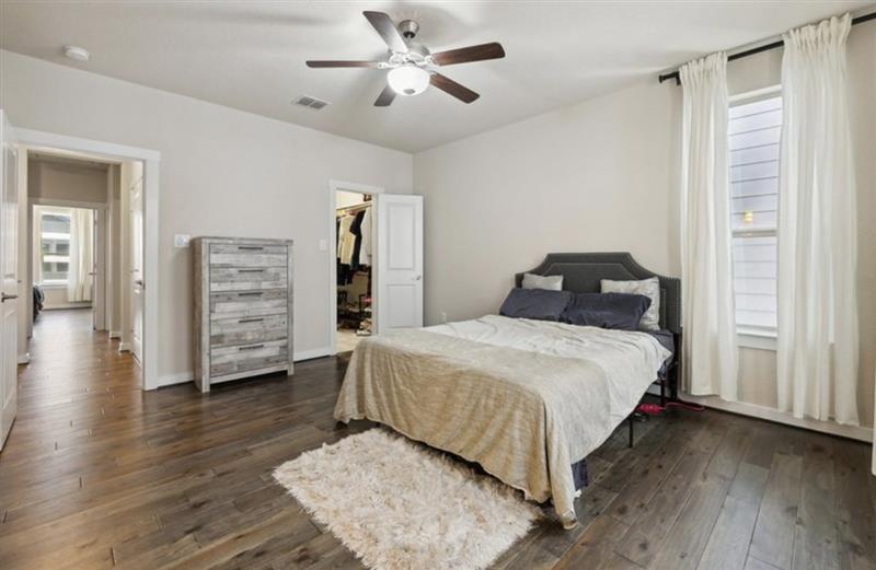 master bedroom - 3839 Harry Wurzbach Rd