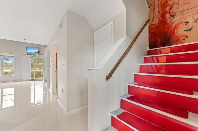 Building Photo - 4791 Via Palm Lakes Via