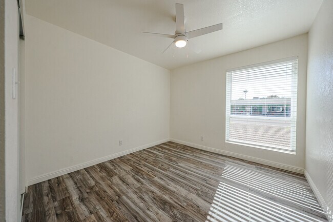 Building Photo - 408 W Oraibi Dr