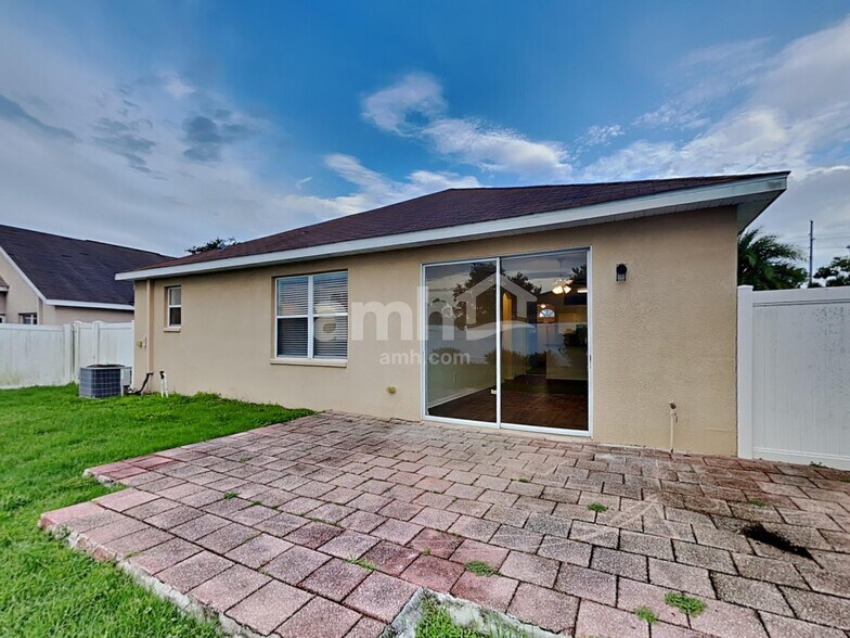 Building Photo - 34512 Smart Dr
