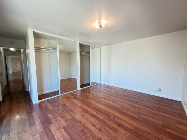 Building Photo - 3555 Magnolia Dr