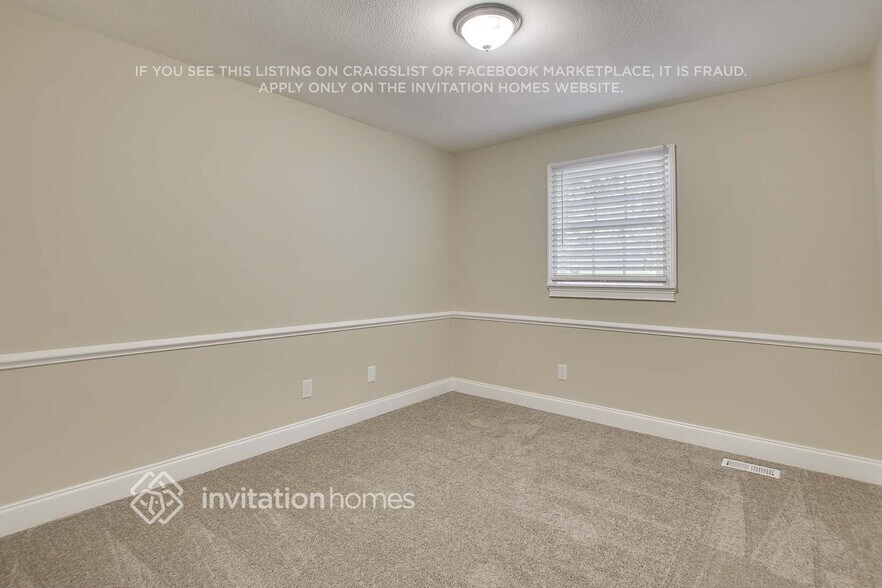 Building Photo - 3995 Willowbrook Dr