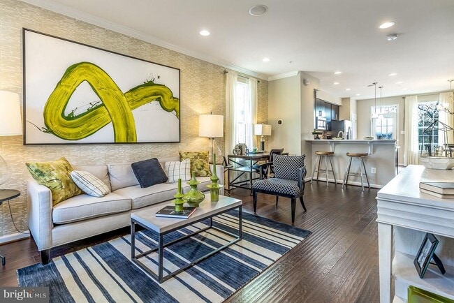 Building Photo - 3437 10th Pl SE