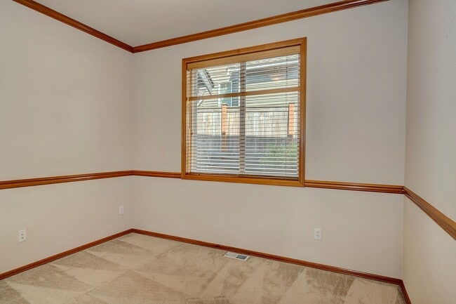 Building Photo - 4 bed 3 bath plus bonus room in Bothell
